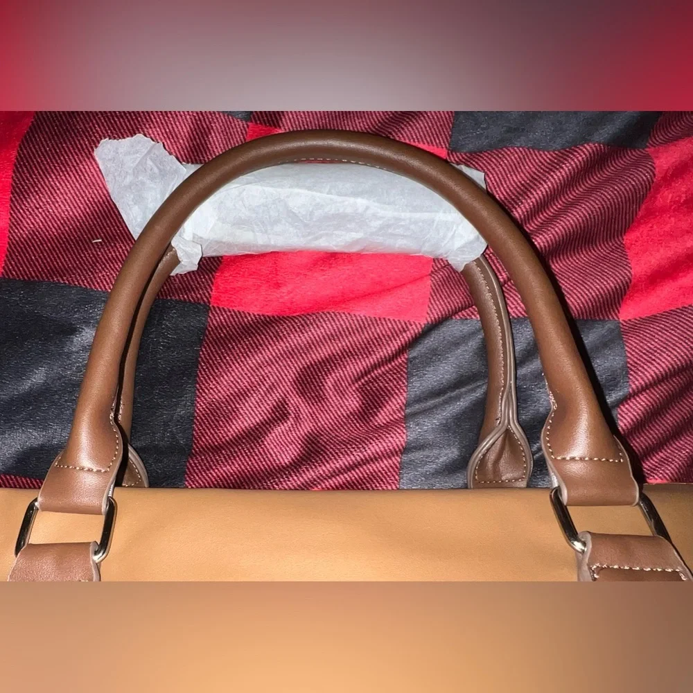 NWOT Bella Russo Weekender Overnight Bag